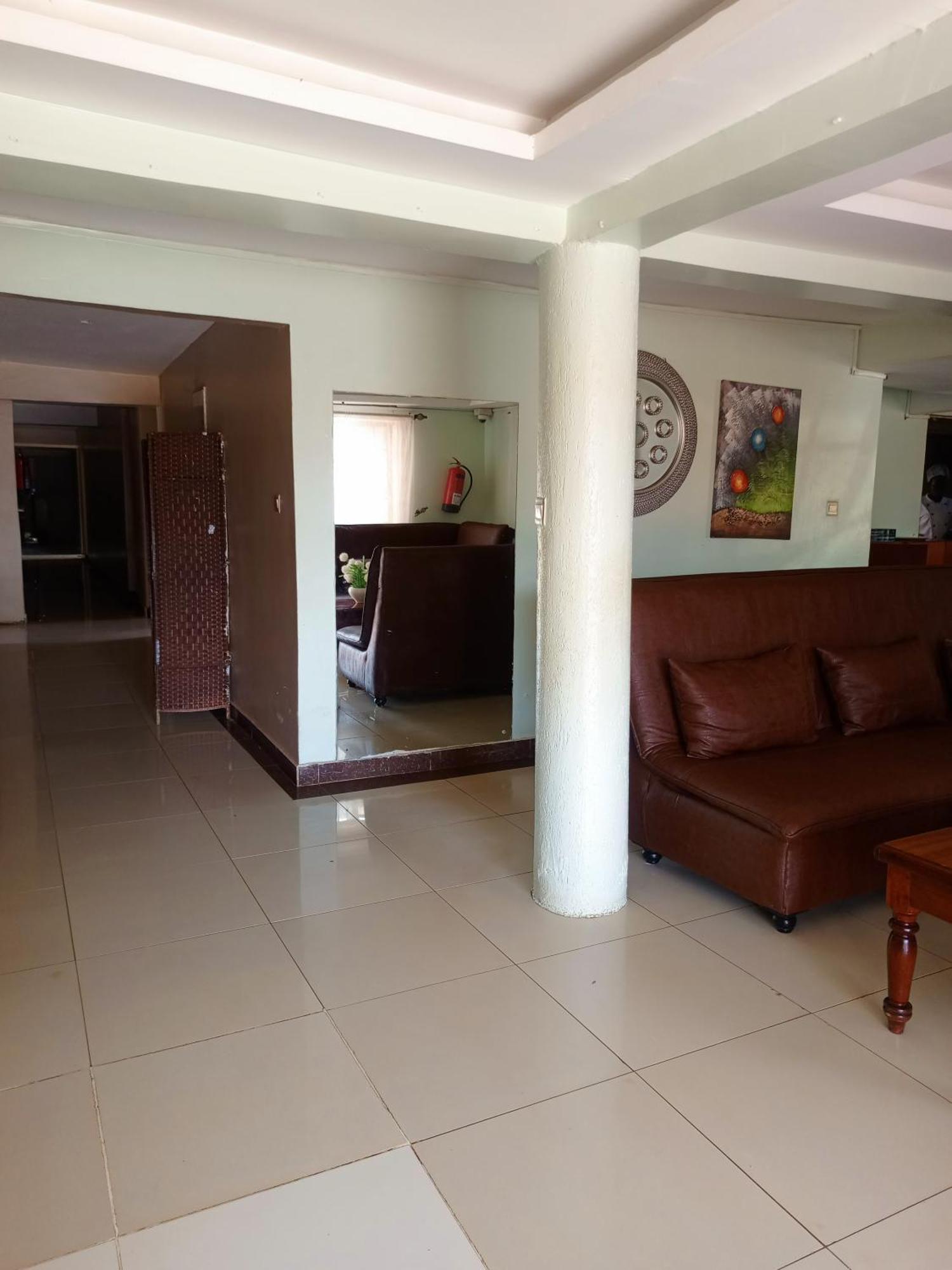 Savannah Paradise Hotel Makindu 外观 照片