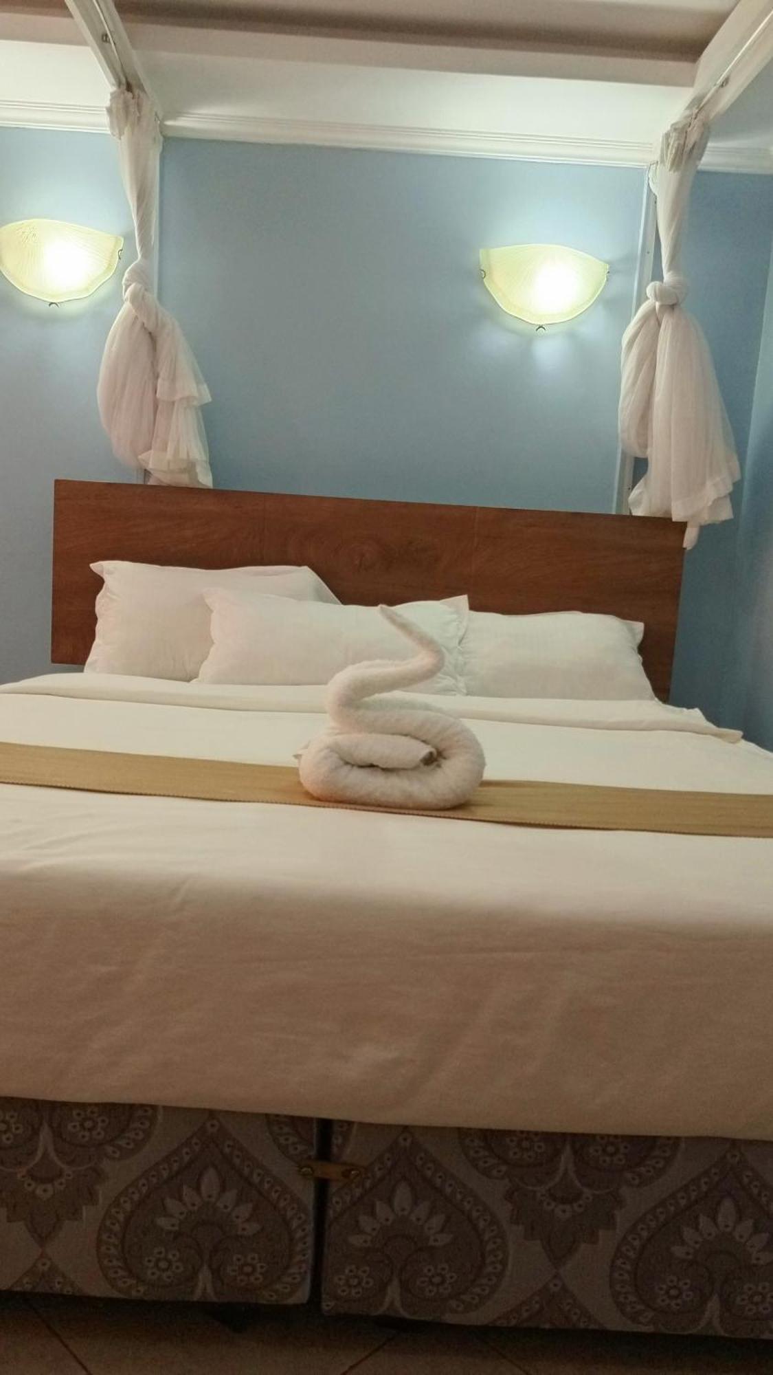 Savannah Paradise Hotel Makindu 外观 照片