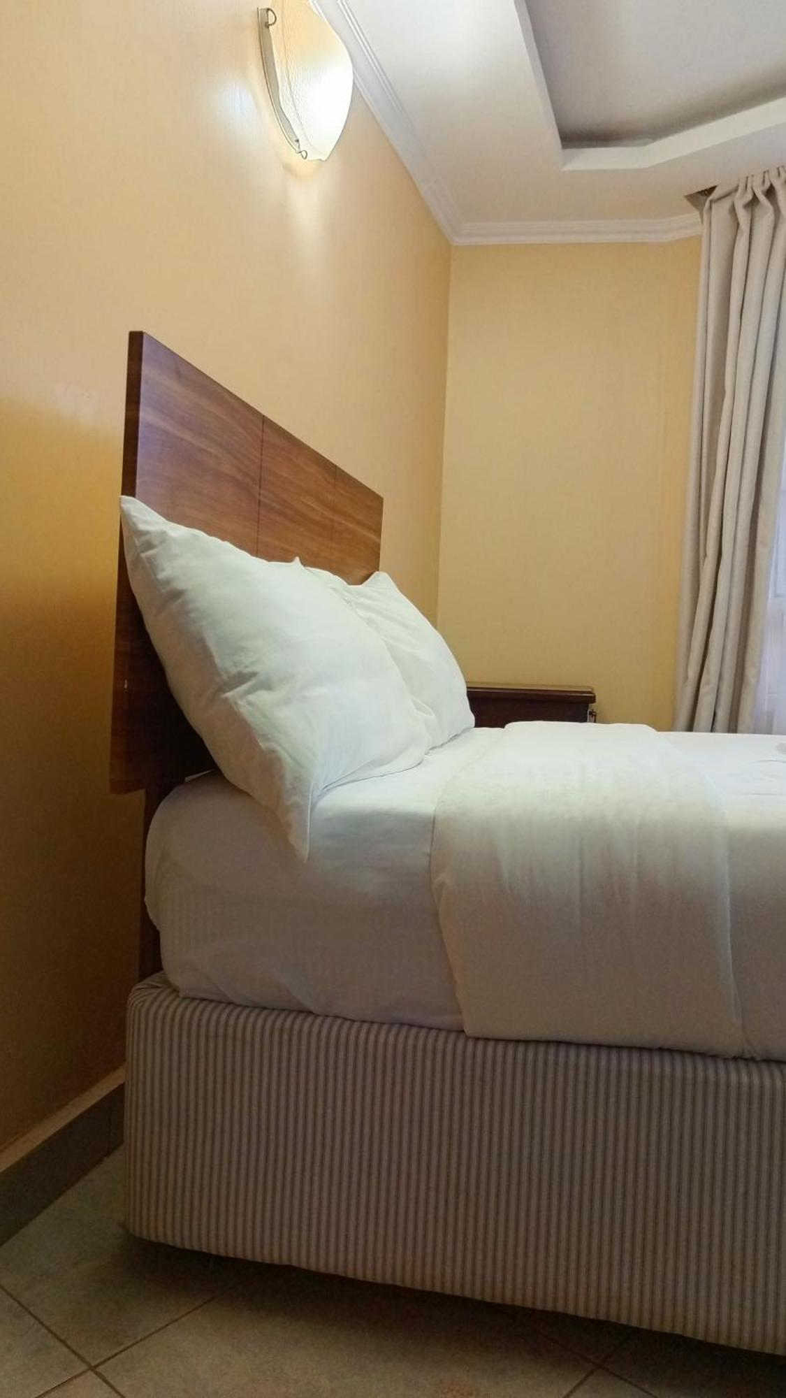 Savannah Paradise Hotel Makindu 外观 照片